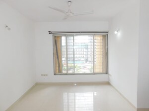 Room in 3 BHK Apartment at Group Seven Rushi Heights, Goregaon East – for Rent