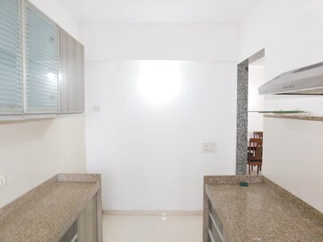 Bathroom in 3 BHK Apartment at Group Seven Rushi Heights, Goregaon East – for Rent