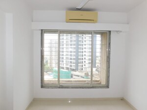 Room in 3 BHK Apartment at Group Seven Rushi Heights, Goregaon East – for Rent