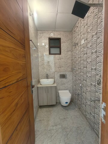 Bathroom in 2 BHK Builder Floor at Sector 22 – for Rent