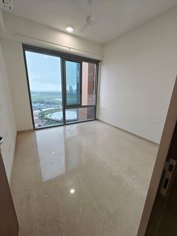 Room in 4 BHK Apartment at Rustomjee Crown, Prabhadevi – for Rent