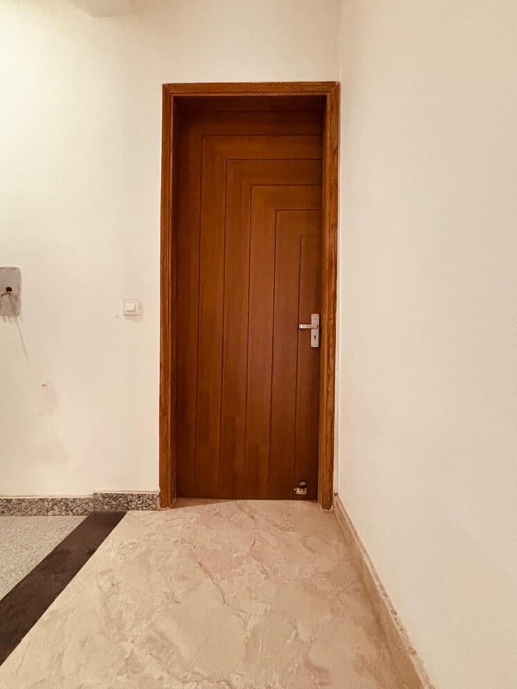 Room, sector 38 Studio 600 Sq.Ft. Builder Floor In Sector 38 Gurgaon 9576542