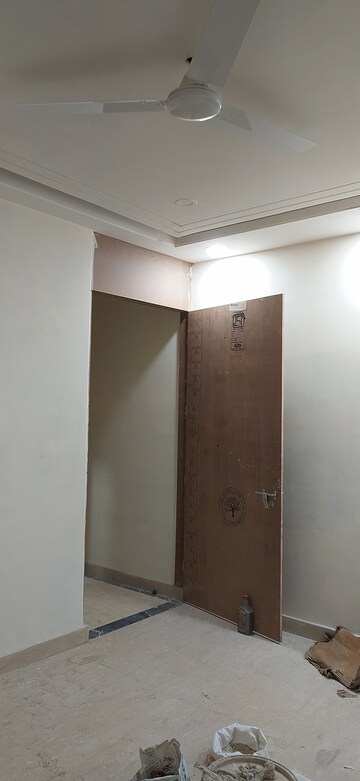 Room in 3 BHK Builder Floor at Shivalik Colony – for Sale