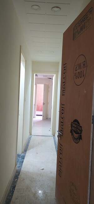 Furnished Amenities in 3 BHK Builder Floor at Shivalik Colony – for Sale