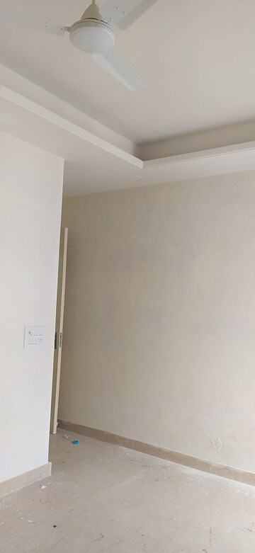 Room in 3 BHK Builder Floor at Shivalik Colony – for Sale