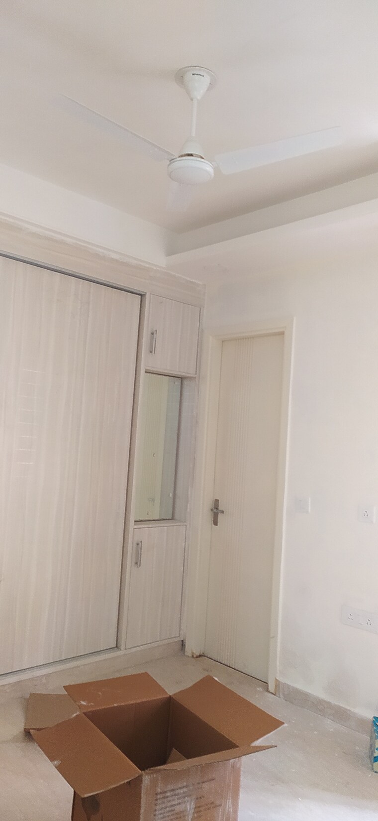 Room, shivalik colony 3 Bedroom 1800 Sq.Ft. Builder Floor In Shivalik Colony Delhi 9576547