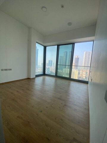 Room in 4 BHK Apartment at Rustomjee Crown, Prabhadevi – for Rent