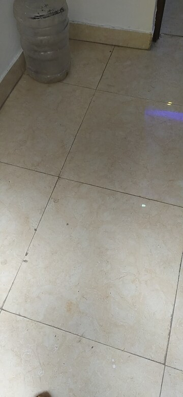 Plot Area in 1 BHK Builder Floor at Khirki Extension – for Rent