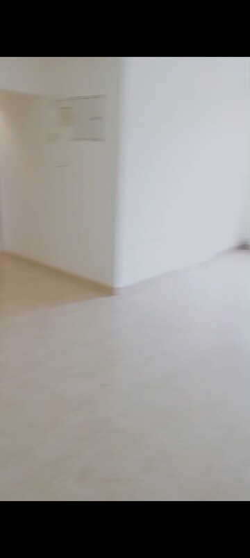 Room in 2 BHK Apartment at Shivam Mamta, Andheri West – for Rent