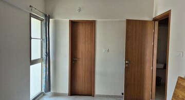 Room in 2 BHK Apartment at Majestique Towers, Kharadi – for Rent