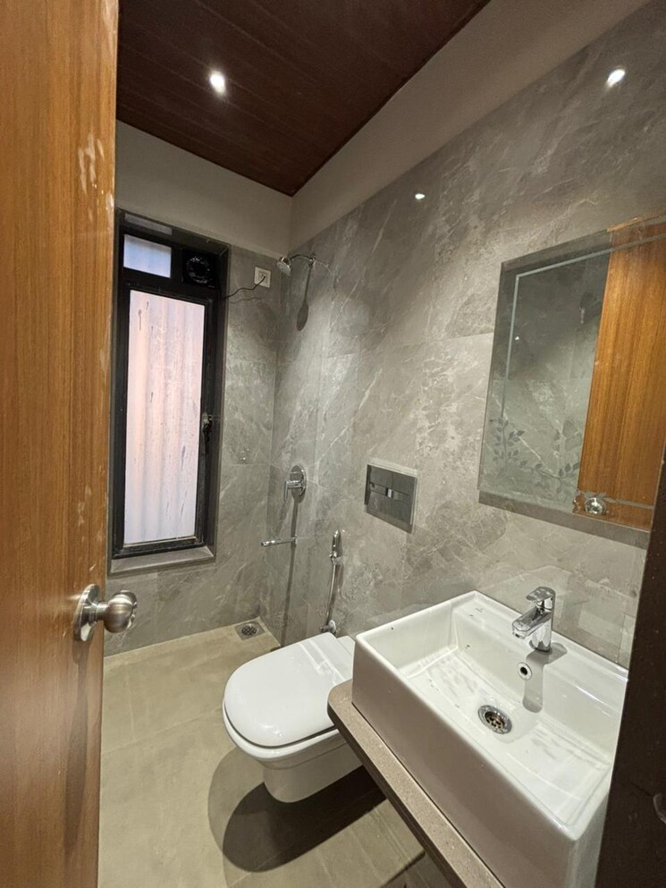 Bathroom, shri-krishna-niwas 1 Bedroom 419 Sq.Ft. Apartment In Malad East Mumbai 9576574