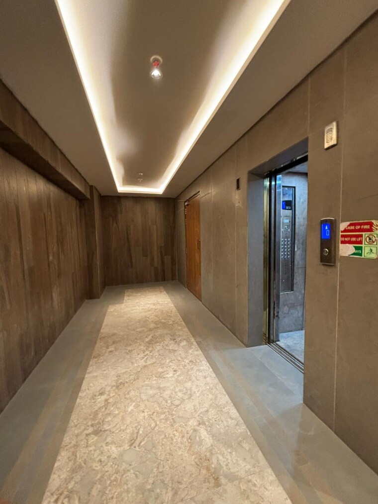 Room, shri-krishna-niwas 1 Bedroom 419 Sq.Ft. Apartment In Malad East Mumbai 9576574