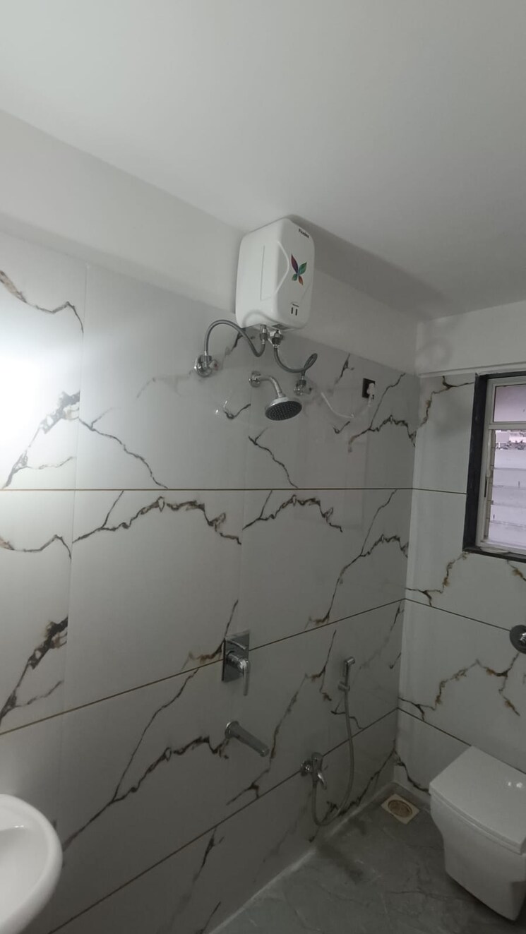 Bathroom, keystone-oxy-eterno 3 Bedroom 846 Sq.Ft. Apartment In Dhanori Pune 9576582