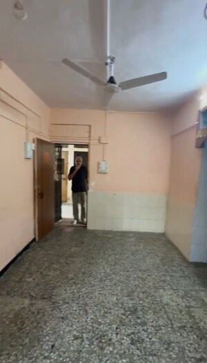 Room in 1 BHK Apartment at Meghdoot Apartment Malad, Malad East – for Rent