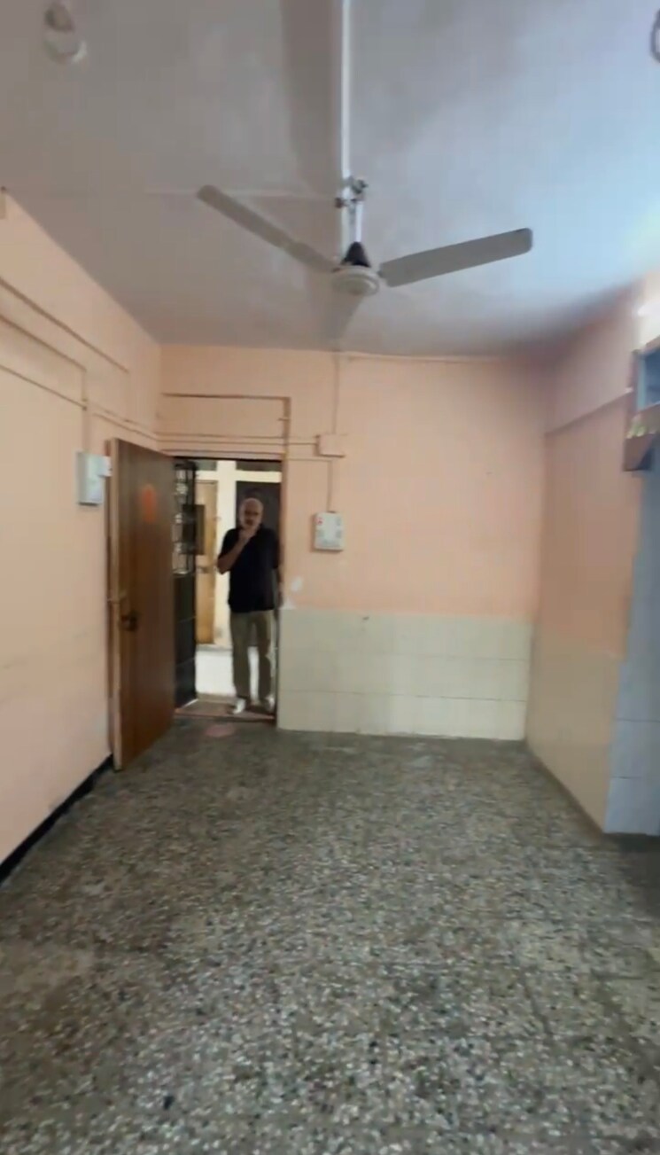 Room, meghdoot-apartment-malad 1 Bedroom 400 Sq.Ft. Apartment In Malad East Mumbai 9576586