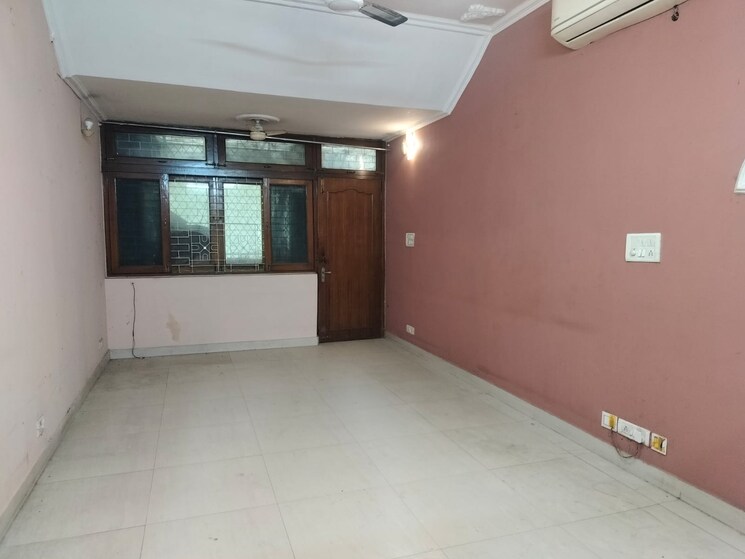 Room, rwa-jasola-sector-8-sfs-flat 2 Bedroom 1000 Sq.Ft. Apartment In Jasola Delhi 9576588