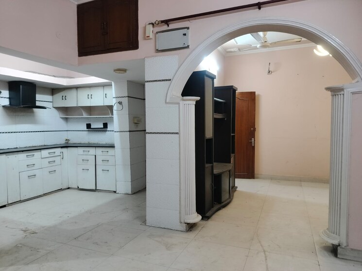 undefined, rwa-jasola-sector-8-sfs-flat 2 Bedroom 1000 Sq.Ft. Apartment In Jasola Delhi 9576588