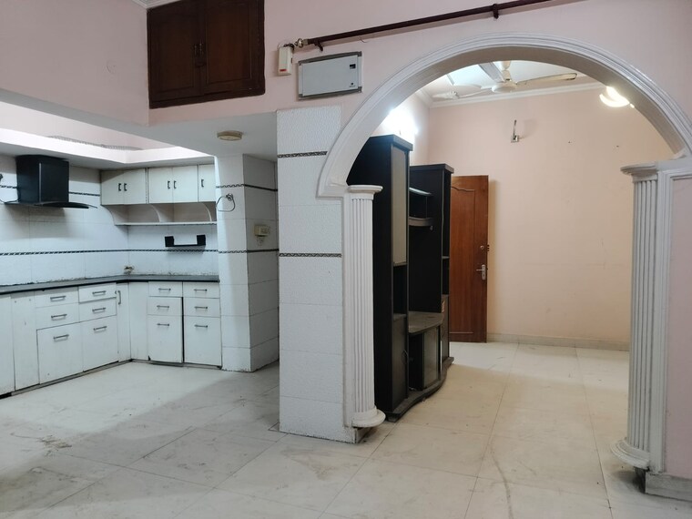 undefined, rwa-jasola-sector-8-sfs-flat 2 Bedroom 1000 Sq.Ft. Apartment In Jasola Delhi 9576588