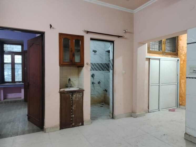 undefined, rwa-jasola-sector-8-sfs-flat 2 Bedroom 1000 Sq.Ft. Apartment In Jasola Delhi 9576588