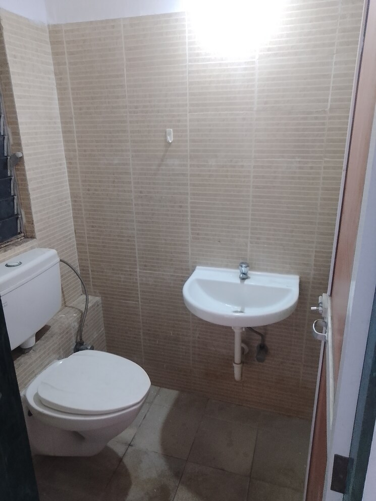 Bathroom, n-k-mayaank-heights 1 Bedroom 645 Sq.Ft. Apartment In Borivali West Mumbai 9576604
