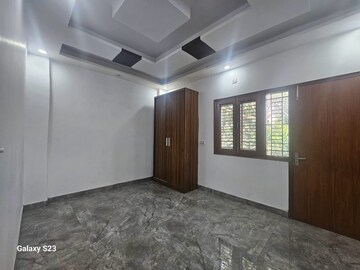 Room in 3 BHK Builder Floor at Gulmohar Park – for Rent