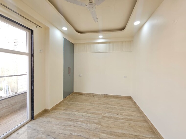 Room, risland-sky-mansion 1 Bedroom 550 Sq.Ft. Apartment In Chattarpur Delhi 9576638