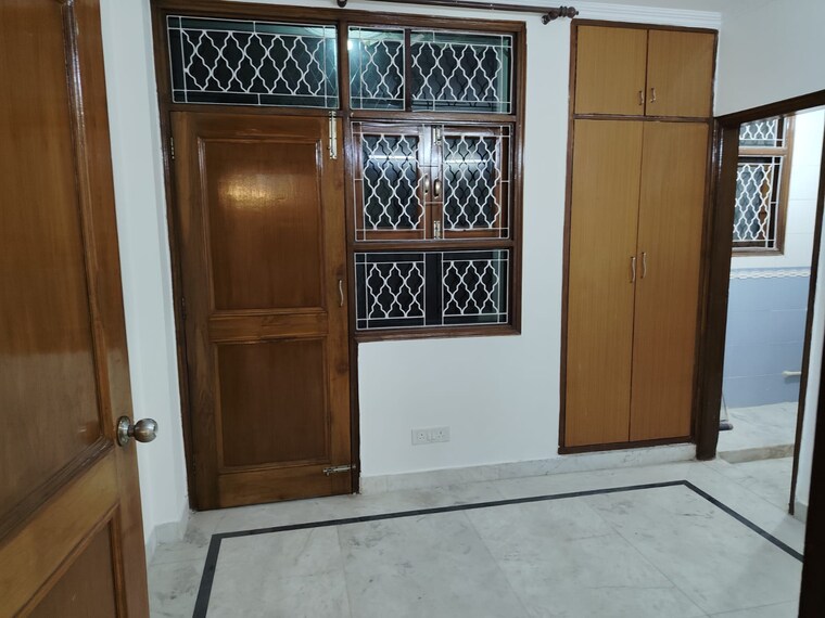 Room, gulmohar park 3 Bedroom 500 Sq.Yd. Builder Floor In Gulmohar Park Delhi 9576637