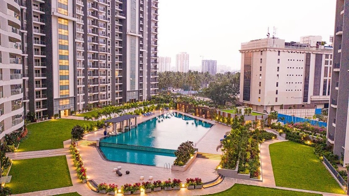 4 BHK + Servant Room Apartment For Sale in SNN Clermont