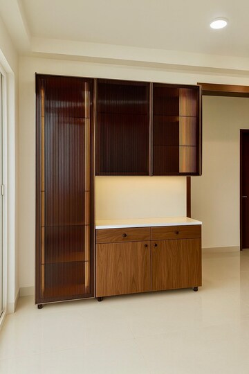 Room in 4 BHK Apartment at Prestige Beverly Hills, Kokapet – for Rent