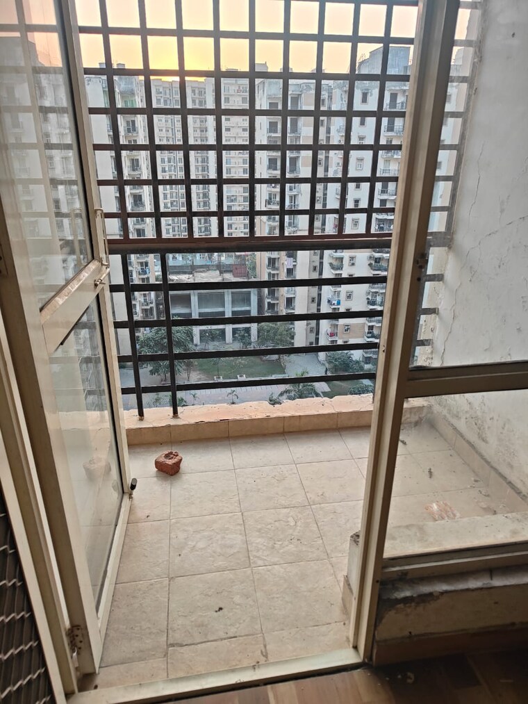 Balcony, gaur-city-2-16th-avenue 2.5 Bedroom 1250 Sq.Ft. Apartment In Sector 16c Greater Noida Greater Noida 9576677