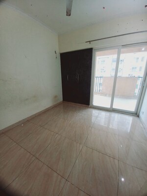 Room in 2 BHK Apartment at Gaur City 2 - 14th Avenue, Sector 16c Greater Noida – for Sale