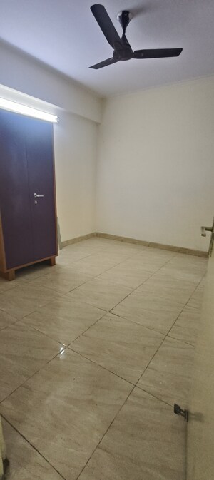 Room in 2 BHK Apartment at Gaur City 2 - 14th Avenue, Sector 16c Greater Noida – for Sale