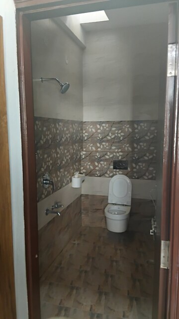 Bathroom in 3 BHK Villa at Ananda Villas, Mansarovar – for Rent