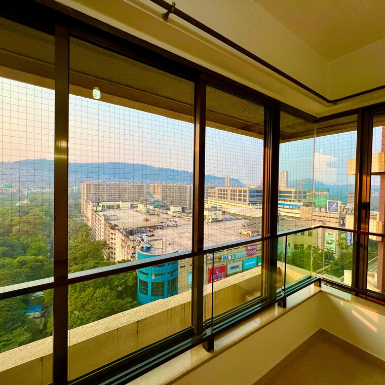 Swimming Pool, kalpataru-aura 2.5 Bedroom 900 Sq.Ft. Apartment In Kurla West Mumbai 9576698