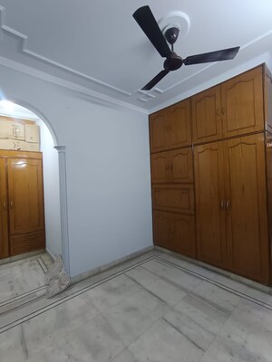 Room in 2 BHK Apartment at Anuradha Apartments CGHS, Paschim Vihar – for Rent