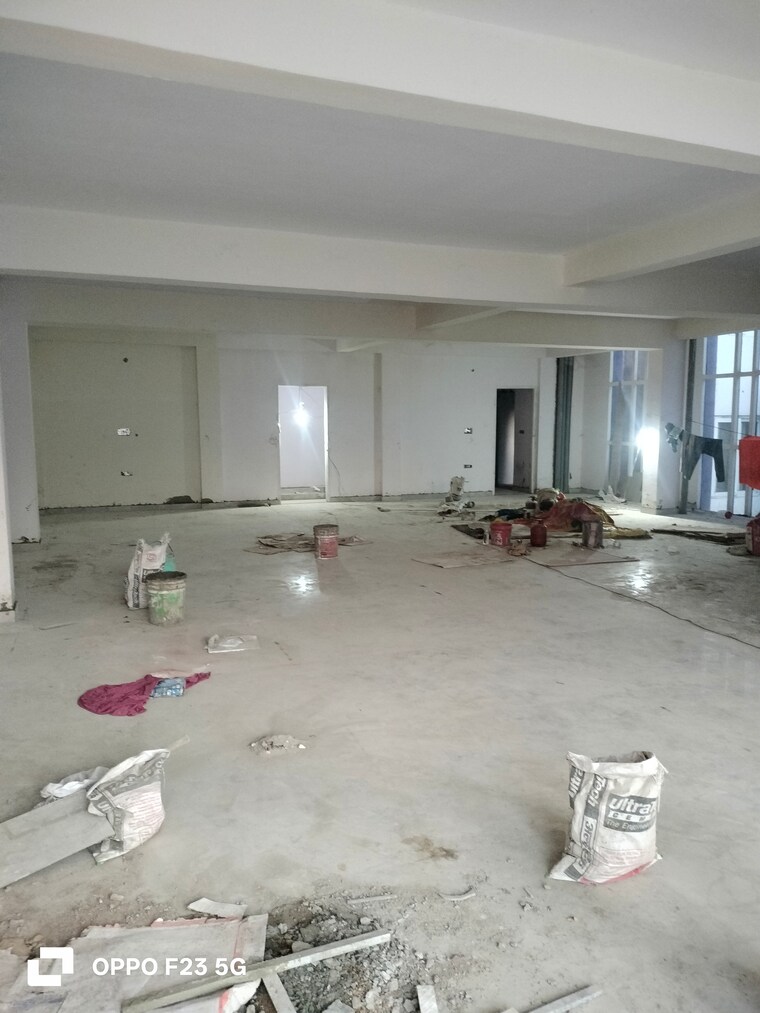  Parking, gomti nagar Commercial Office Space 2200 Sq.Ft. In Gomti Nagar Lucknow 9576720