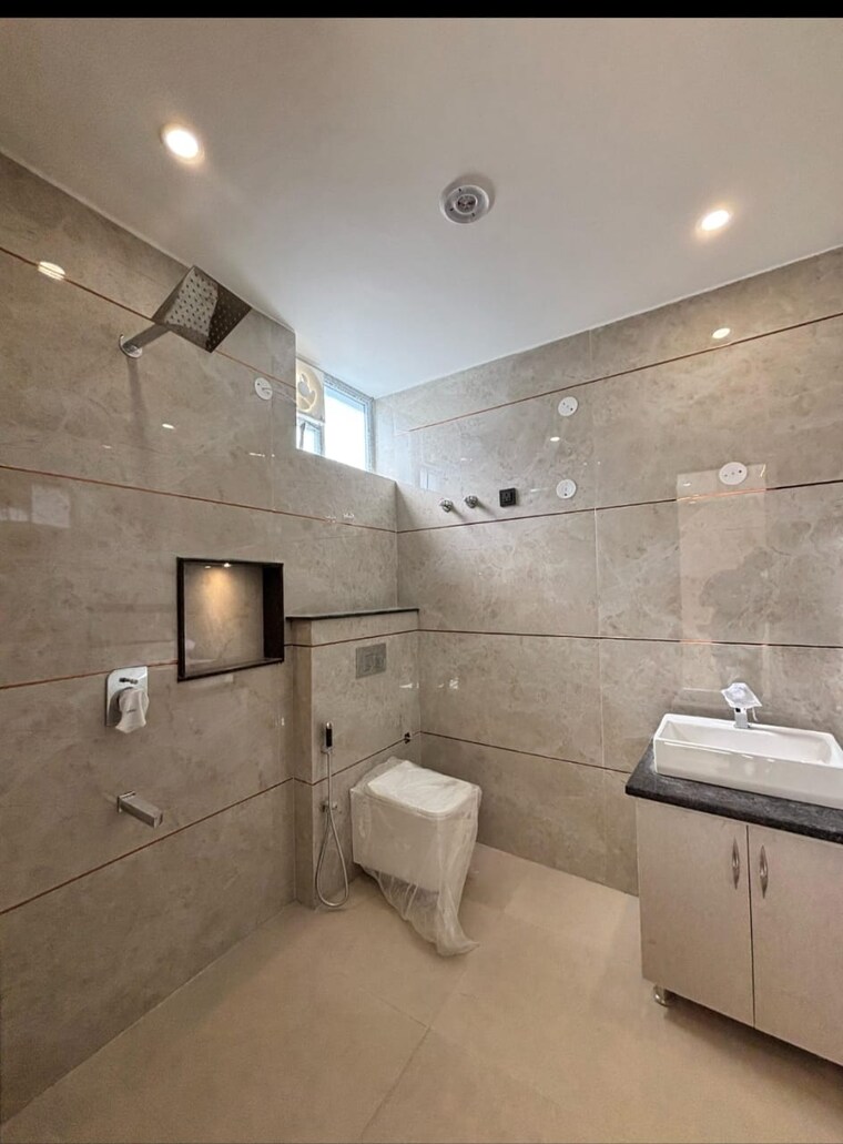 Bathroom, sahastradhara road 4 Bedroom 2400 Sq.Ft. Independent House In Sahastradhara Road Dehradun 9576731