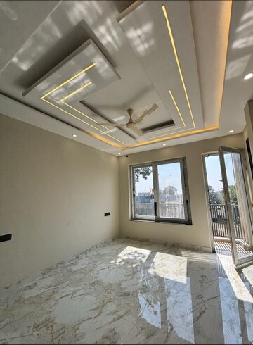 Furnished Amenities in 4 BHK Independent House at Sahastradhara Road – for Rent