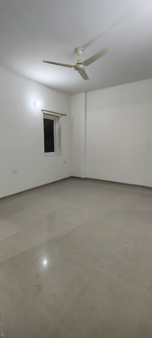 Furnished Amenities in 3 BHK Apartment at Shri Radha Sky Park, Sector 16b Greater Noida – for Rent