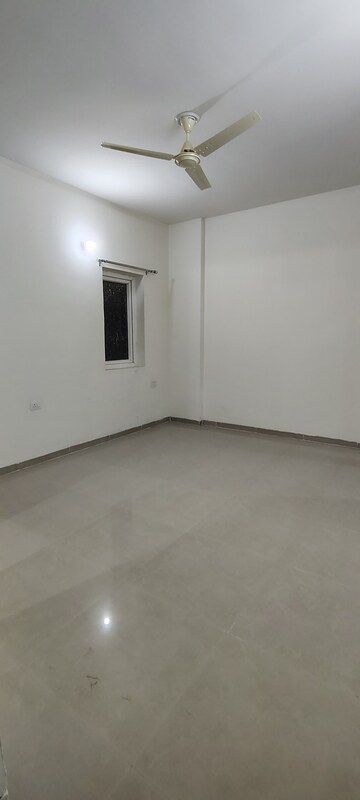 Furnished Amenities in 3 BHK Apartment at Shri Radha Sky Park, Sector 16b Greater Noida – for Rent