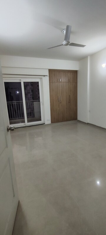 Furnished Amenities in 3 BHK Apartment at Shri Radha Sky Park, Sector 16b Greater Noida – for Rent