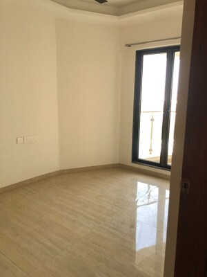 Room in 1 BHK Apartment at Je And Vee Om Trimurti, Malad East – for Rent
