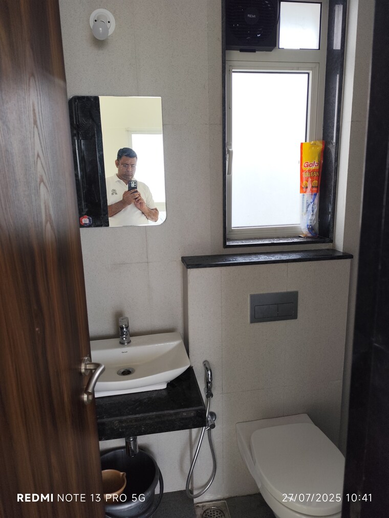 Bathroom, sheth-zuri 2 Bedroom 517 Sq.Ft. Apartment In Laxmi Nagar Thane 9576743