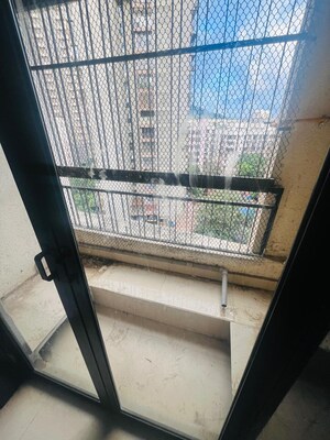 Furnished Amenities in 2 BHK Apartment at Satellite Royale, Goregaon East – for Rent