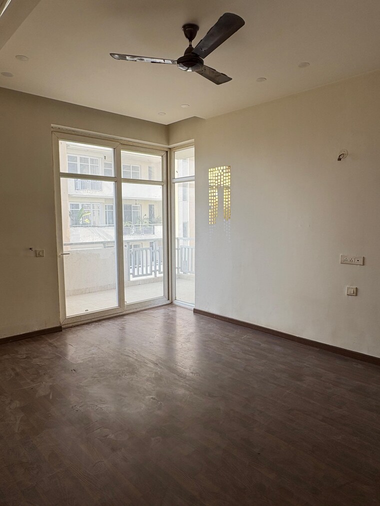 Room, ss-the-leaf 4 Bedroom 3950 Sq.Ft. Apartment In Sector 85 Gurgaon 9576766