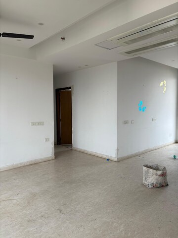 Room in 4 BHK Apartment at SS The Leaf, Sector 85 – for Rent