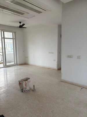 Room in 4 BHK Apartment at SS The Leaf, Sector 85 – for Rent