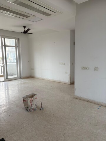 Room in 4 BHK Apartment at SS The Leaf, Sector 85 – for Rent