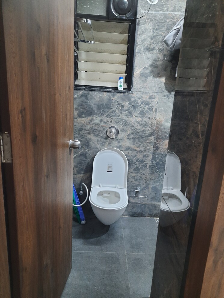 Bathroom, uniue-legacy-grand 3.5 Bedroom 1500 Sq.Ft. Apartment In Mundhwa Pune 9576779