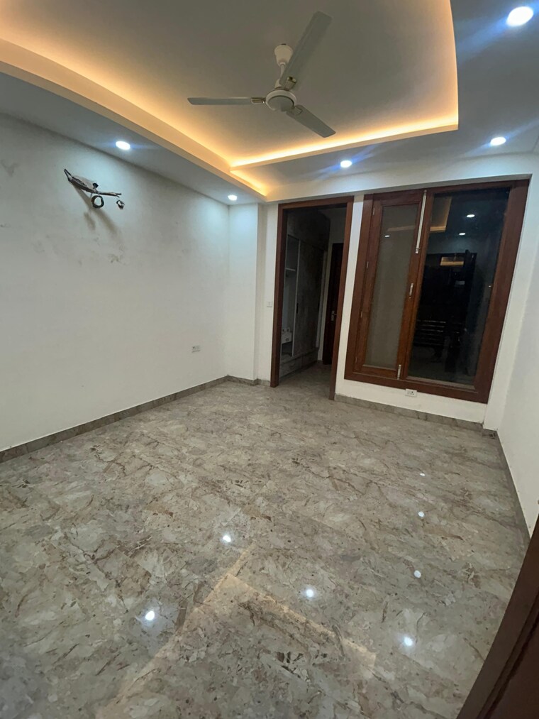 Room, sector 21d 4 Bedroom 2250 Sq.Ft. Builder Floor In Sector 21d Faridabad 9576772